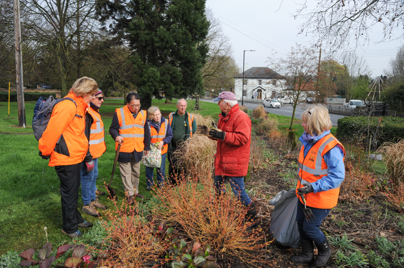 Group of volunteer gardeners at the Tollgate Triangle tidy-up