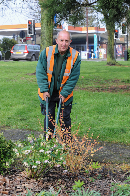 Steve edging the grass at the Tollgate Triangle tidy-up
